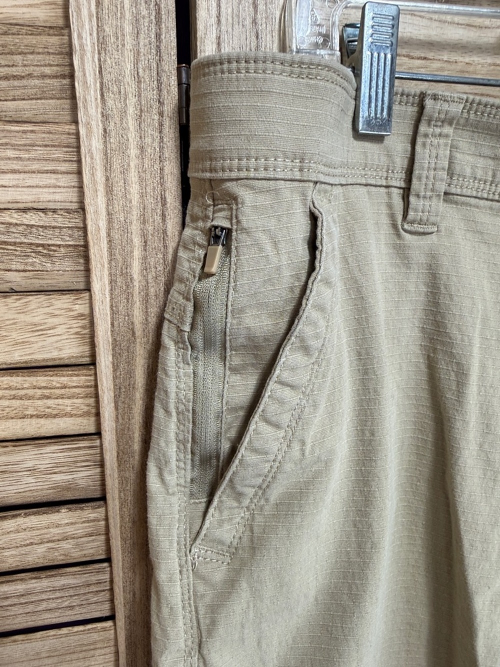 WP Weatherproof Men's Casual Khaki Shorts - Classic Summer Staple Size 36 - Picture 3 of 13